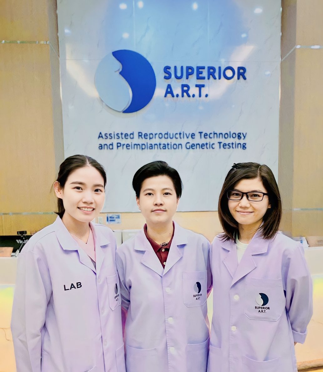นักวิทยาศาสตร์ของคลินิกซูพีเรีย เอ.อาร์.ที. ที่ผ่านการสอบและได้การรับรอง CLINICAL EMBRYOLOGY CERTIFICATION