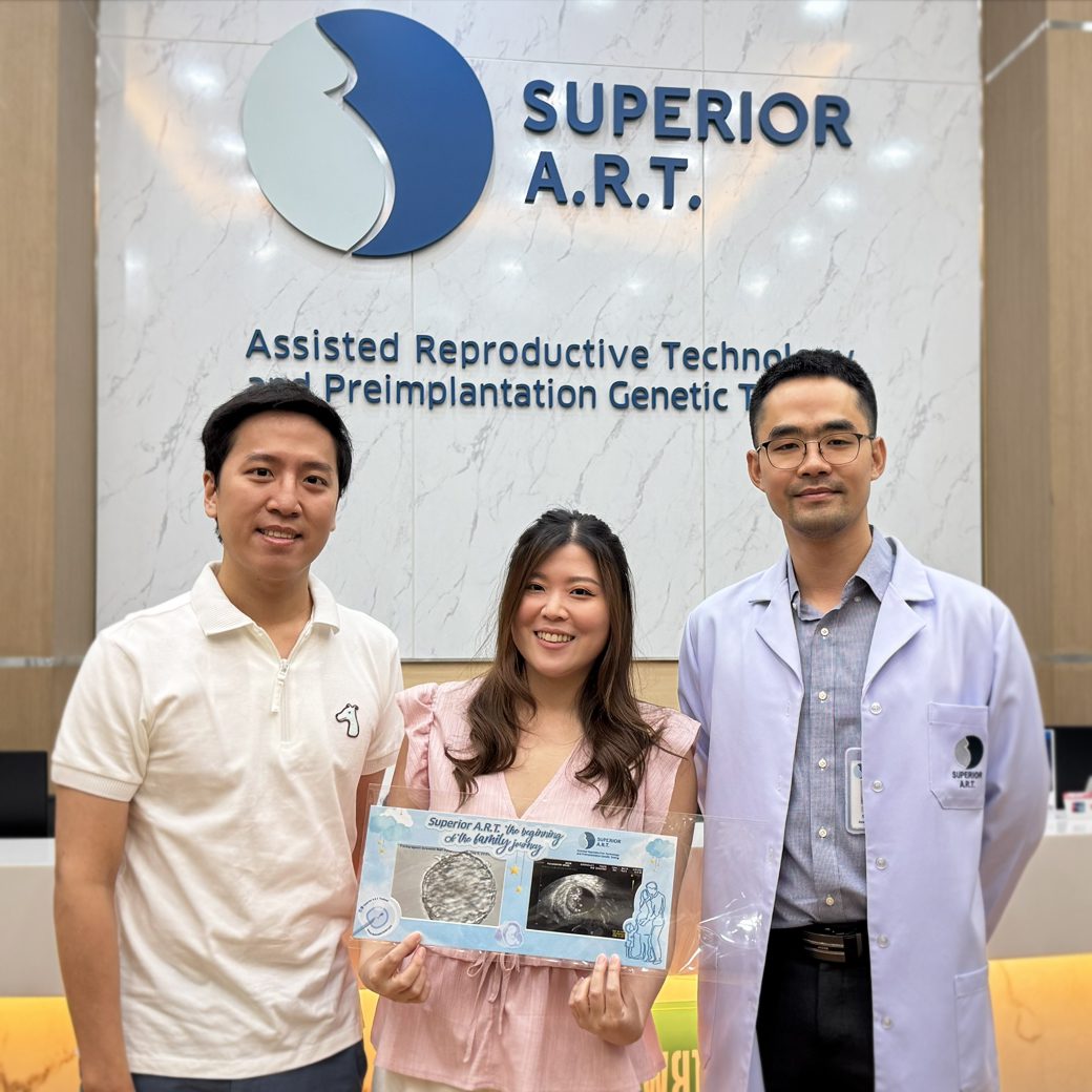 คุณพชรพร คุณภัทรวิทย์ กับ หมอจิว ทีมแพทย์ที่มีประสบการณ์